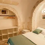 Trullo Bianco * Ostuni