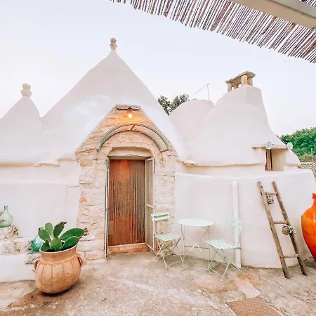 Holiday home Trullo Bianco *