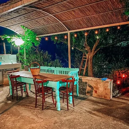 Trullo Bianco Holiday home *